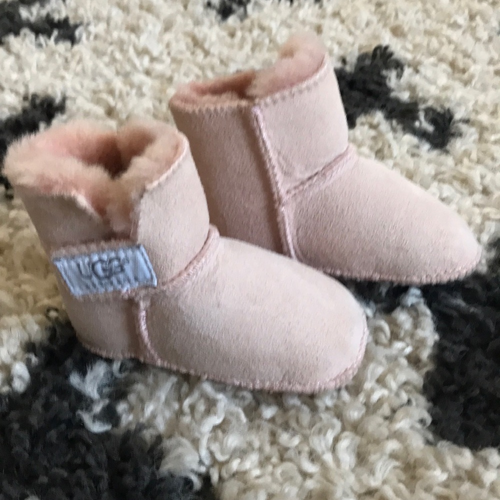 UGG Boots infant size small 2-3
